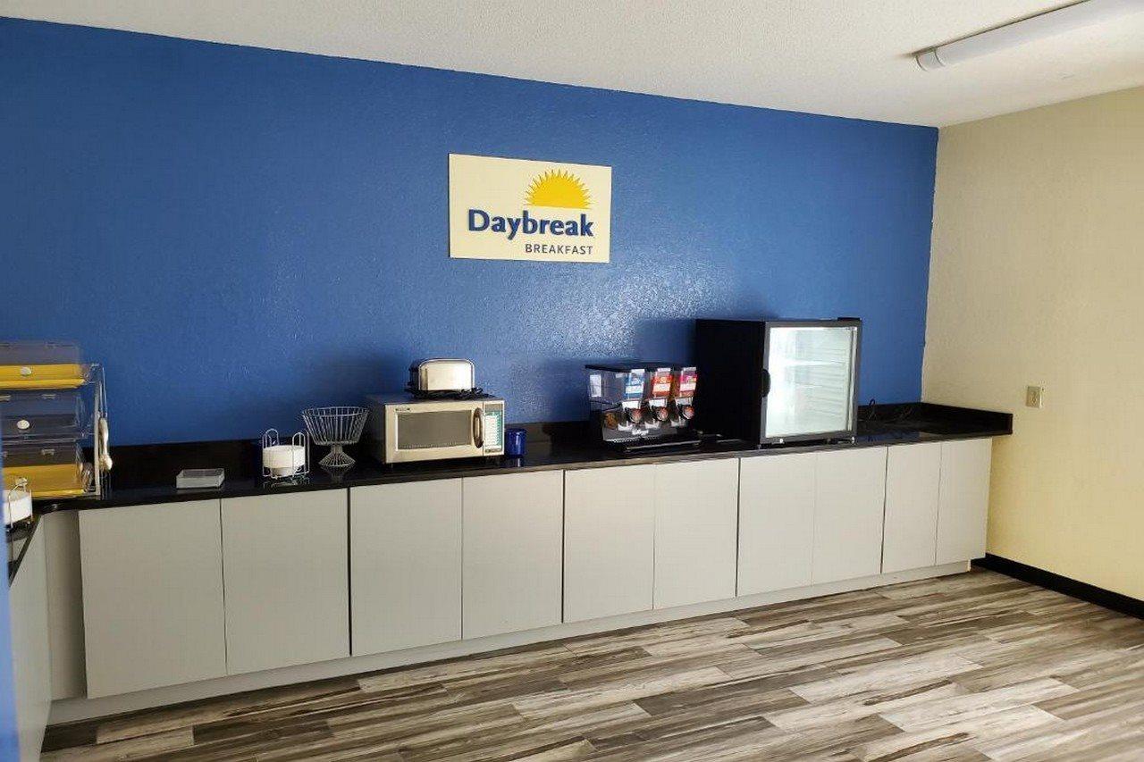 Days Inn By Wyndham Macon I-75 North Dış mekan fotoğraf