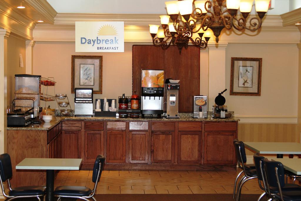 Days Inn By Wyndham Macon I-75 North Dış mekan fotoğraf